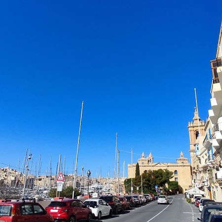 Vittoriosa' Seafront 2 Bed Highly Furnished Apartment Экстерьер фото