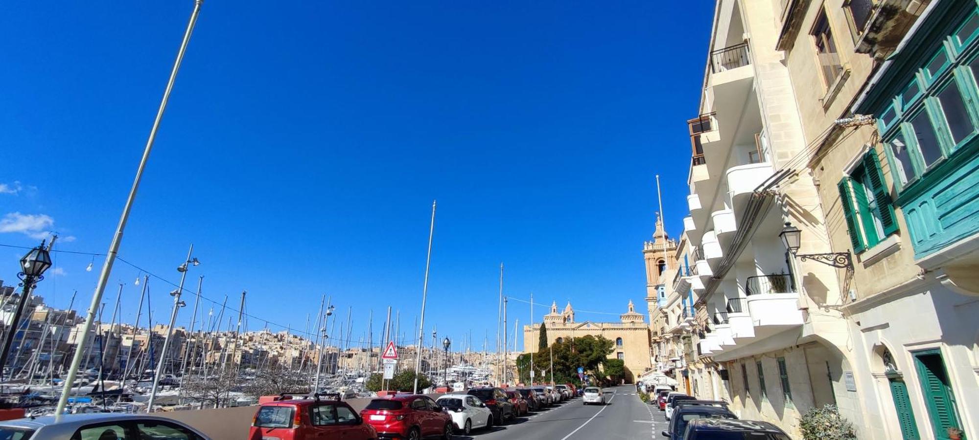 Vittoriosa' Seafront 2 Bed Highly Furnished Apartment Экстерьер фото